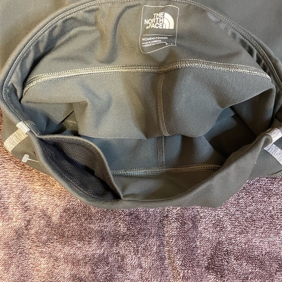 THE NORTH FACE Dynamix Cropped Leggings SZ SM Grayish Green W/Heather Gray - Picture 5 of 7